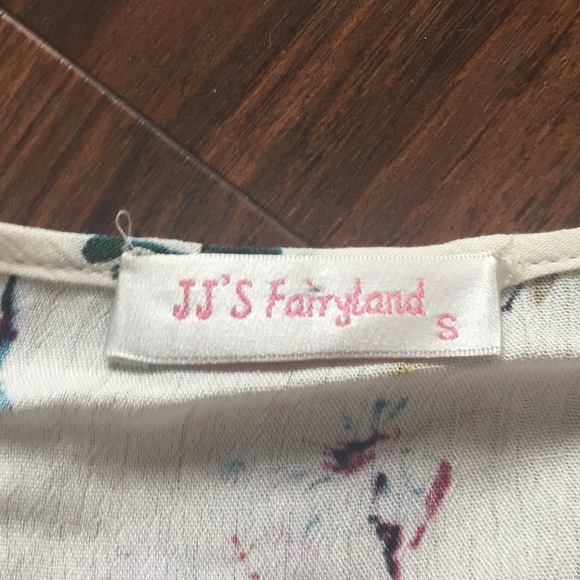Jj’s fairyland Flower blouse - Picture 3 of 3